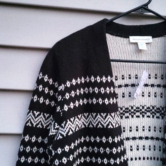 CHRISTOPHER &BANKS WOMENS SWEATER SIZE MEDIUM NWT - Picture 2 of 16